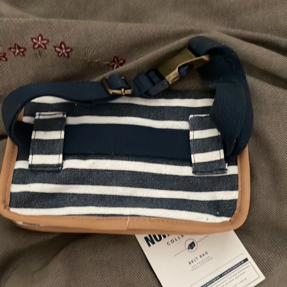 NWT pottery barn teen belt bag Northfield Collection - Picture 3 of 3